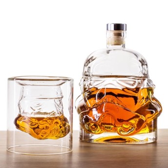 Star Wars Stormtrooper Whiskey Glas und Karaffe - 46 originelle Whiskey Geschenke