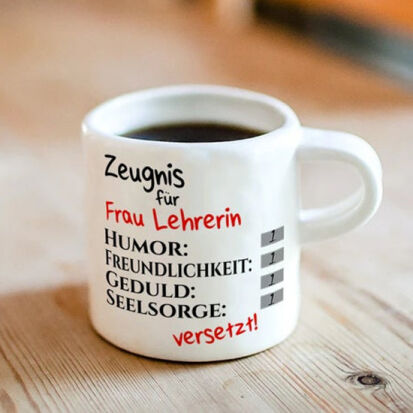 Personalisierte Tasse Zeugnis fr Lehrerin - 31 inspirierende Geschenke für Lehrer und Lehrerinnen mit Herz