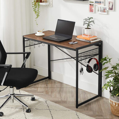 Klappbarer Schreibtisch im IndustrialLook mit 8 Haken - 59 lustige und praktische Geschenke für das Home Office