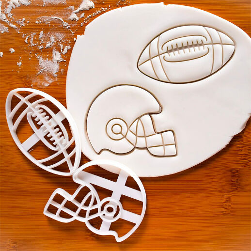 2 tlg. Ausstechformen-Set: American Football & Football Helm